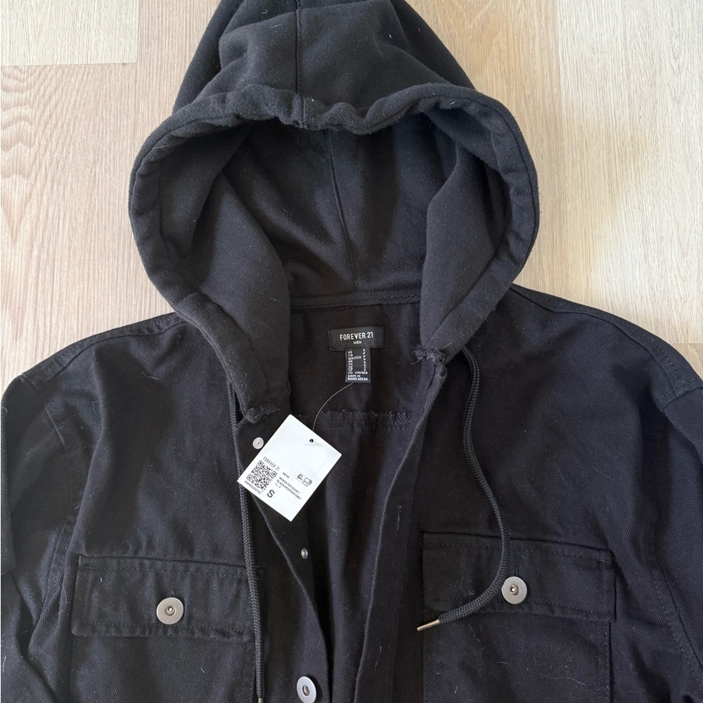 Men’s Black Hooded Jean Jacket Small NWT - Picture 2 of 3